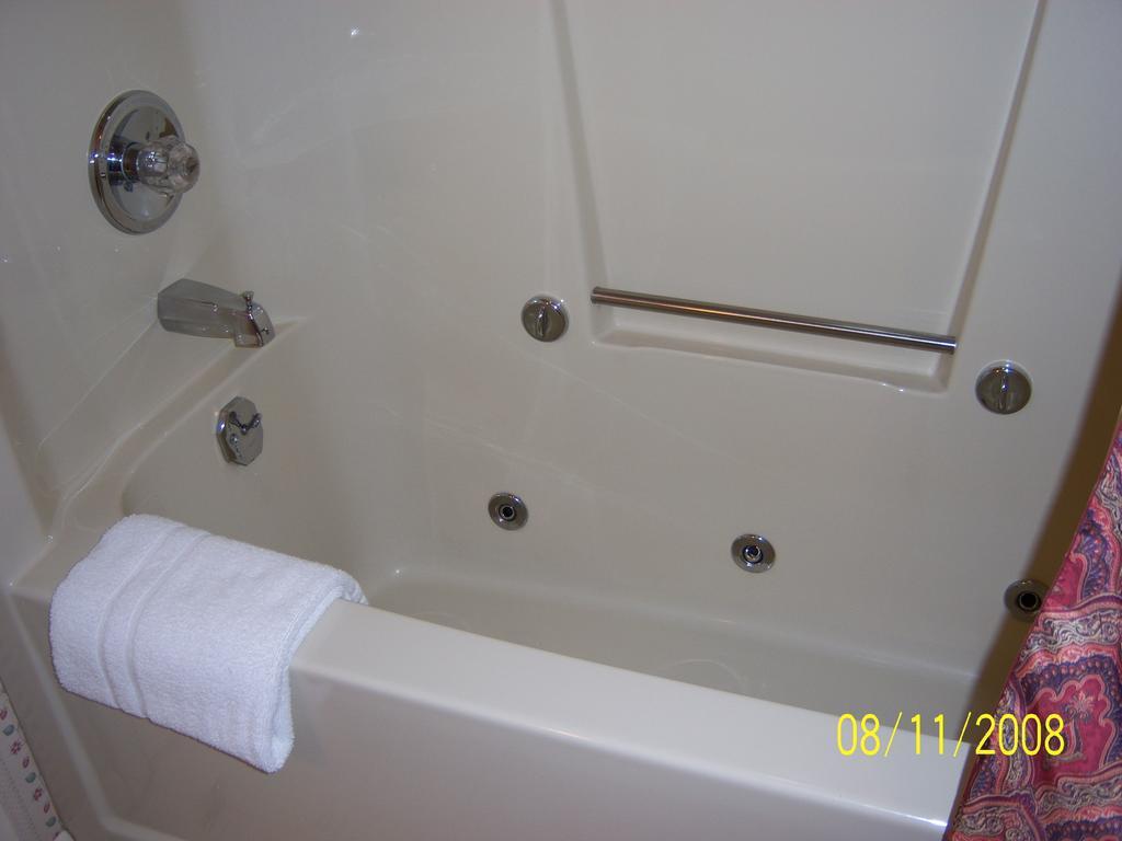 Travelers Inn Motel Eagle River Ruang foto