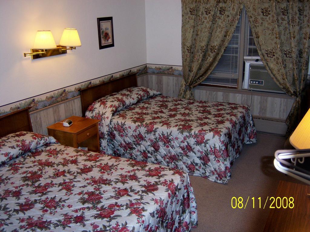 Travelers Inn Motel Eagle River Ruang foto