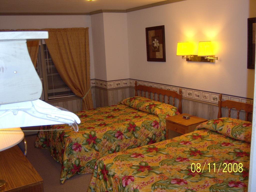 Travelers Inn Motel Eagle River Ruang foto