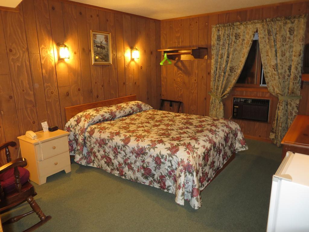 Travelers Inn Motel Eagle River Ruang foto