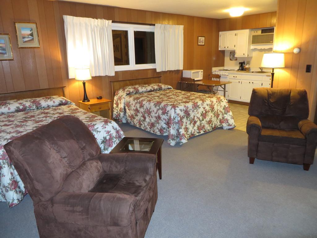 Travelers Inn Motel Eagle River Ruang foto